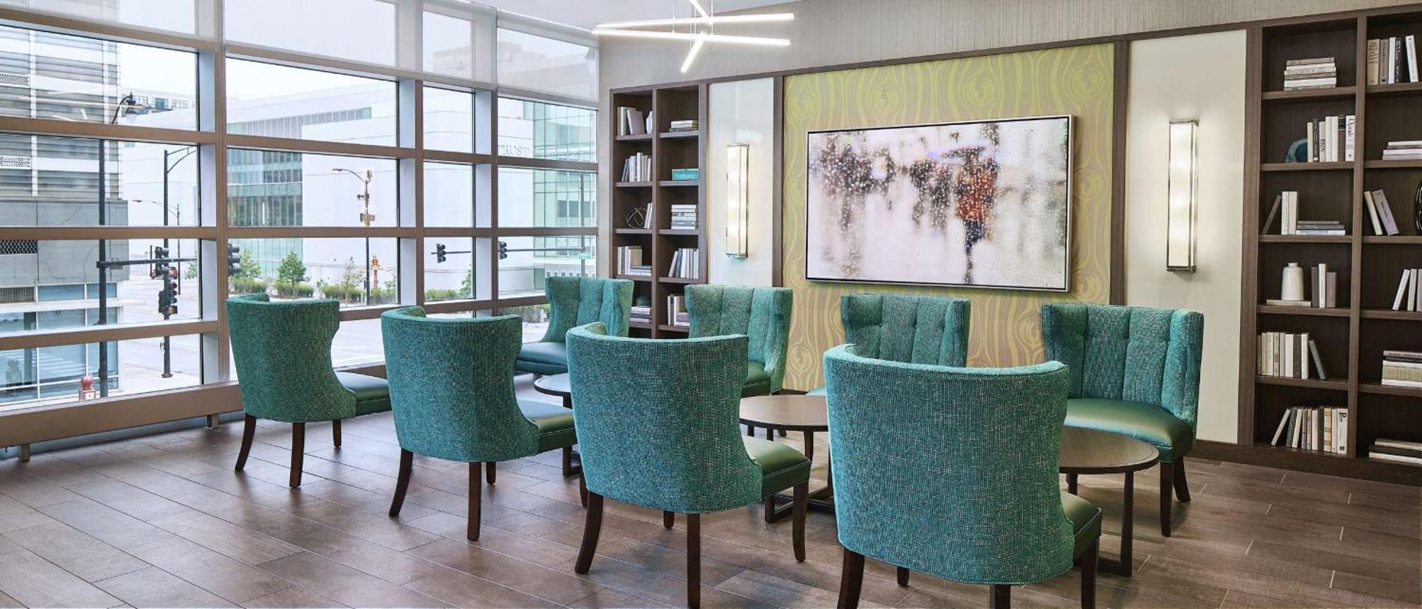 Home2 By Hilton Mccormick Place 3*