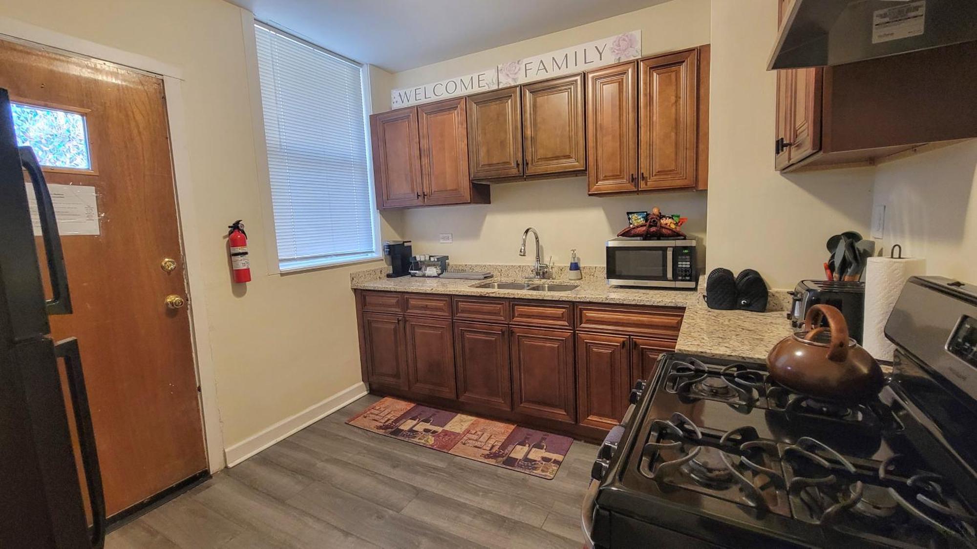 Chateau De Woodlawn - Peaceful 3 Bedroom Apartment. Apartment Chicago