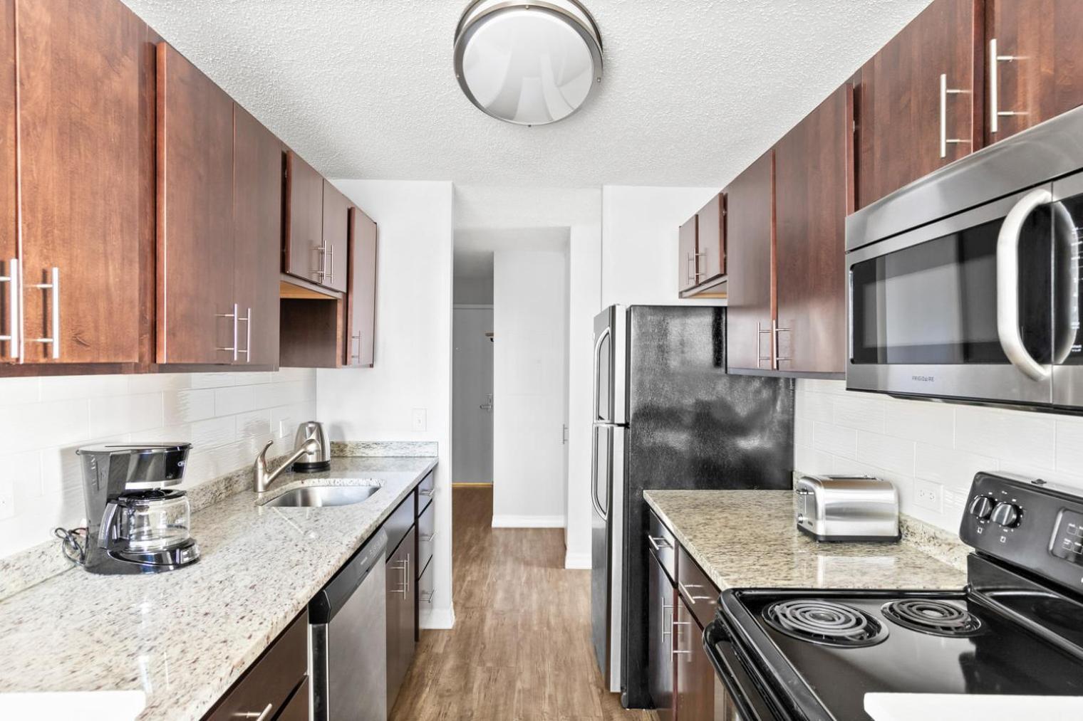 Apartment Gold Coast 1br W Deck Gym Lounge 1 Block To L Chi-649