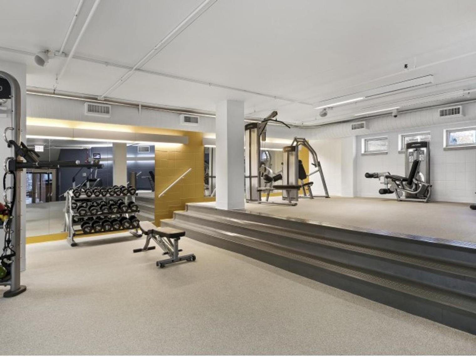 Gold Coast 1br W Deck Gym Lounge 1 Block To L Chi-649 * Chicago