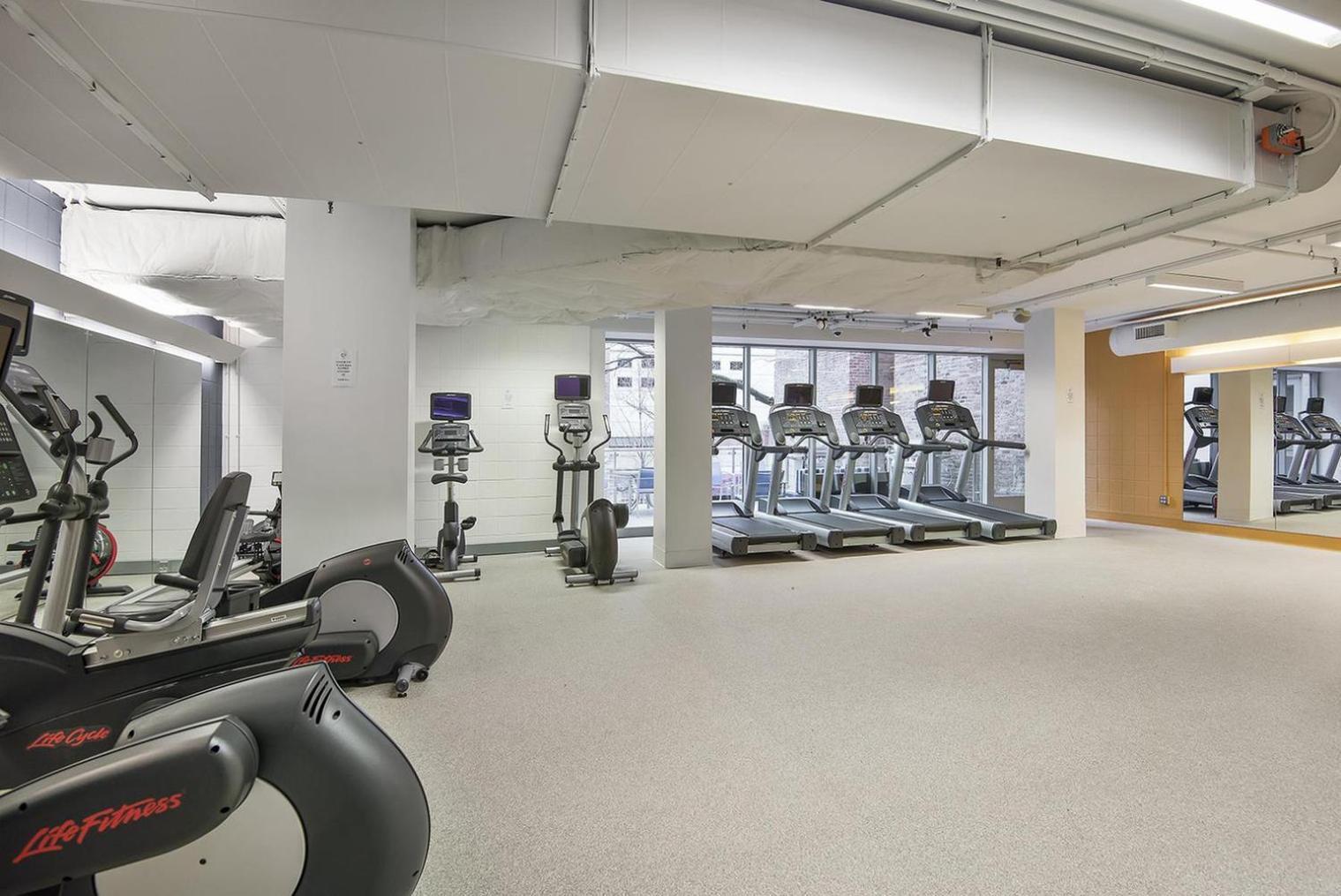 Apartment Gold Coast 1br W Deck Gym Lounge 1 Block To L Chi-649