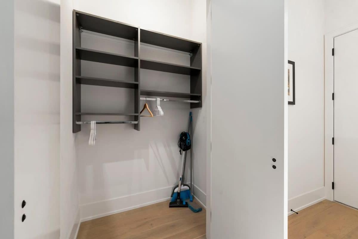 Chic River North 2br 2ba With Private Balcony Chicago