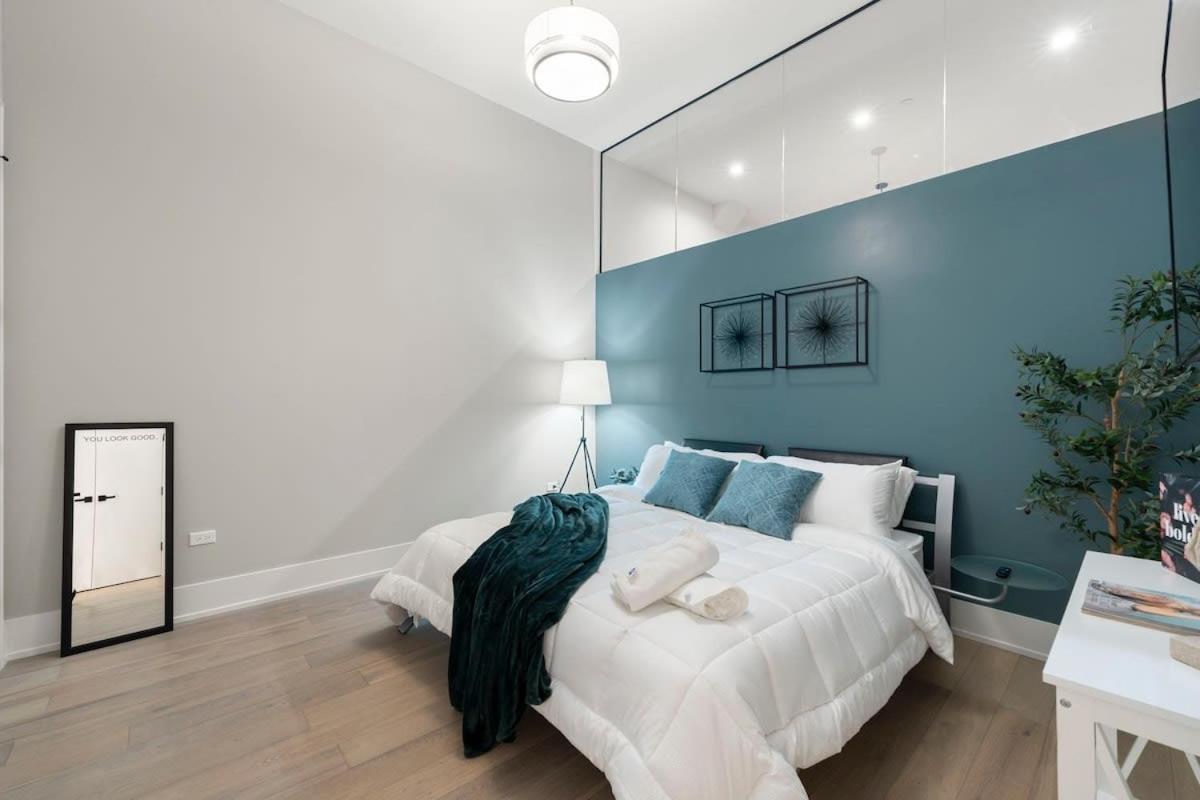Apartment Chic River North 2br 2ba With Private Balcony Chicago