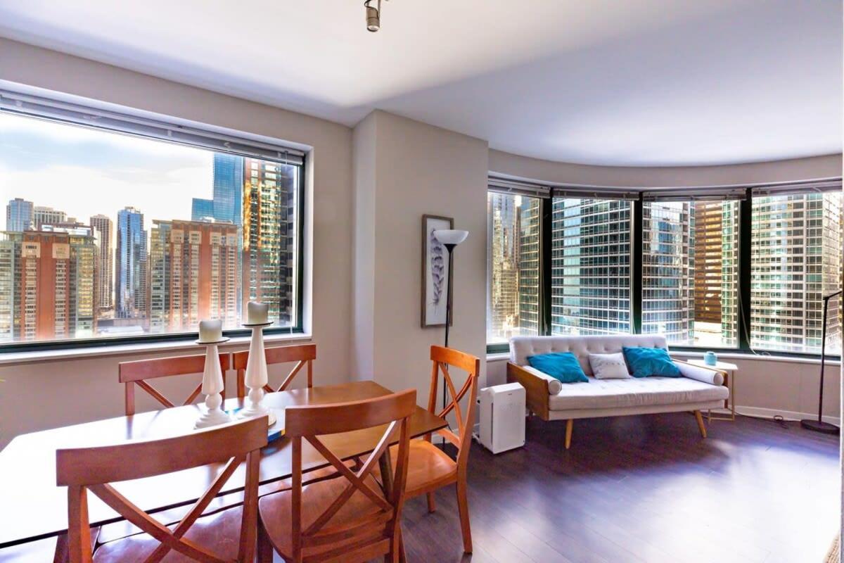 2b 2ba Exquisite With Views, Indoor Pool & Gym By Envitae * Chicago