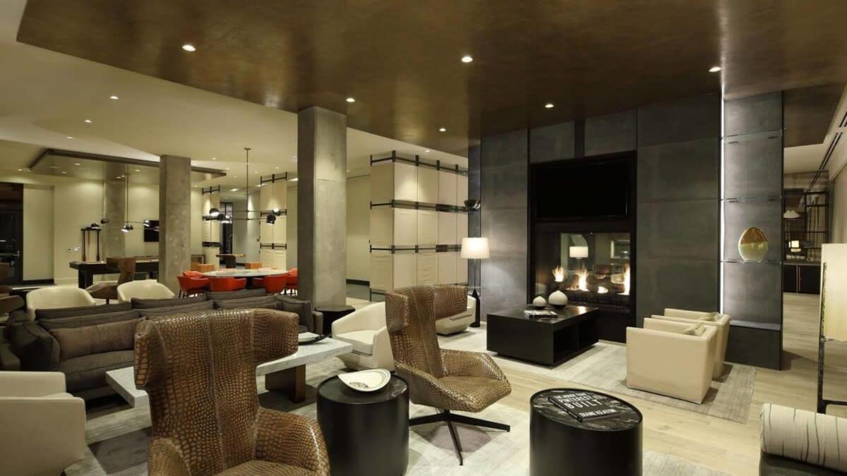 3br Elegant Glass Penthouse Pool With Deck & Gym Chicago