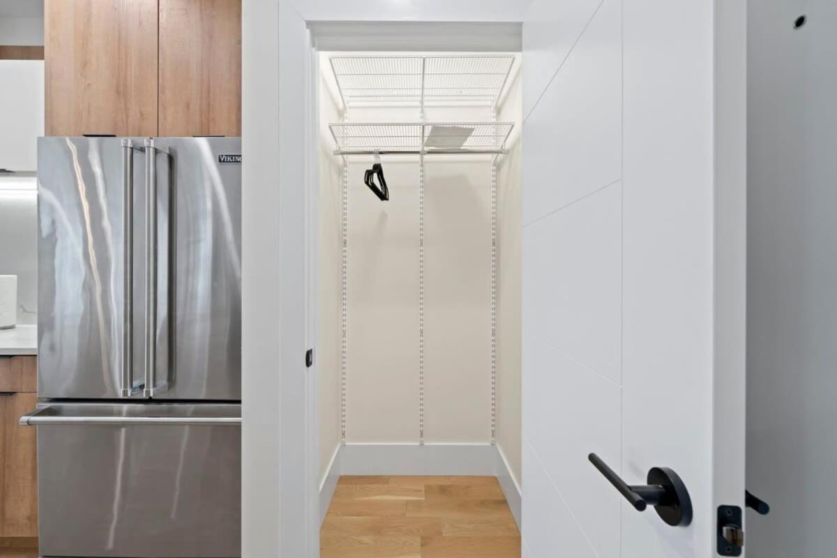 Apartment 3 Bdr Astonishing New Steps From United Center Chicago