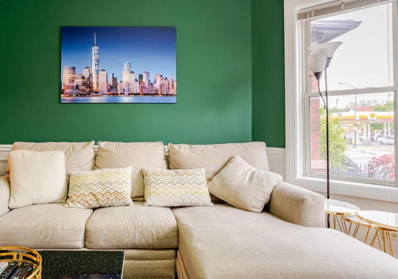 Apartment 2 Bed W/ Office, Free Parking, Near Wrigley *