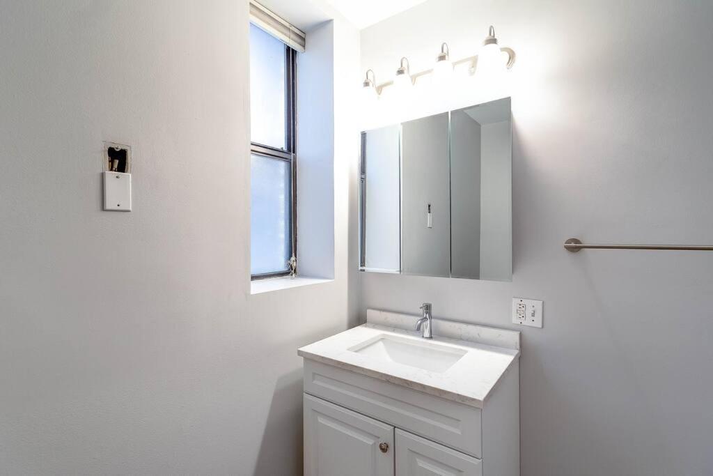 Goose Island Central Downtown Prime Location With Access To Patio Chi - 1 *