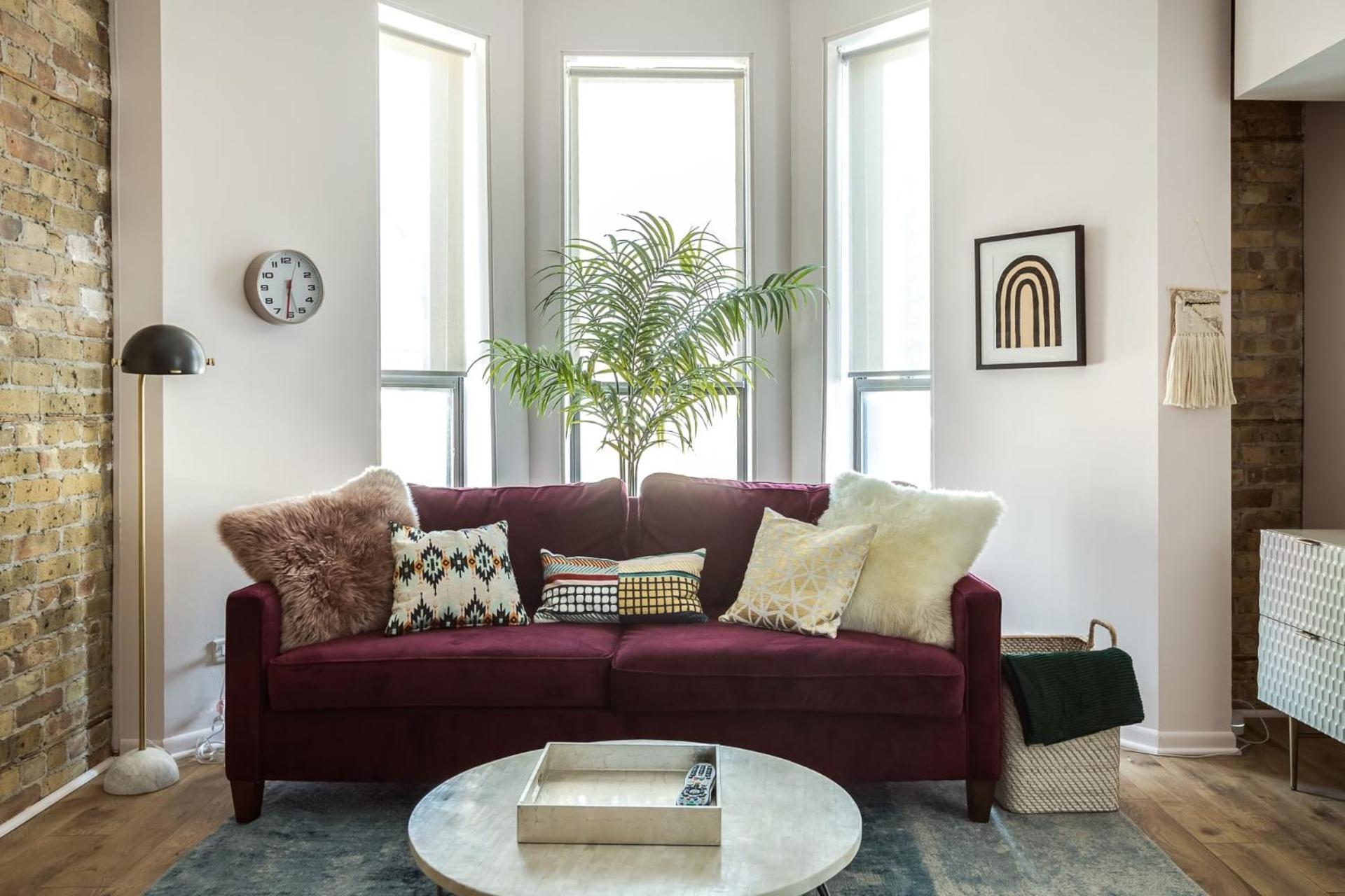 Beautifully Remodeled Second Floor Flat In River North - 2n Apartment