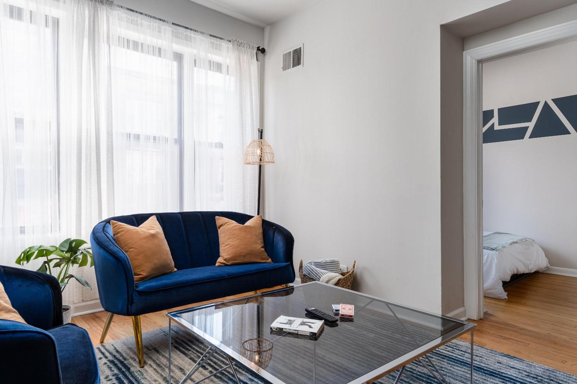 Apartment Flexhome Ukrainian Village 2br D1 *