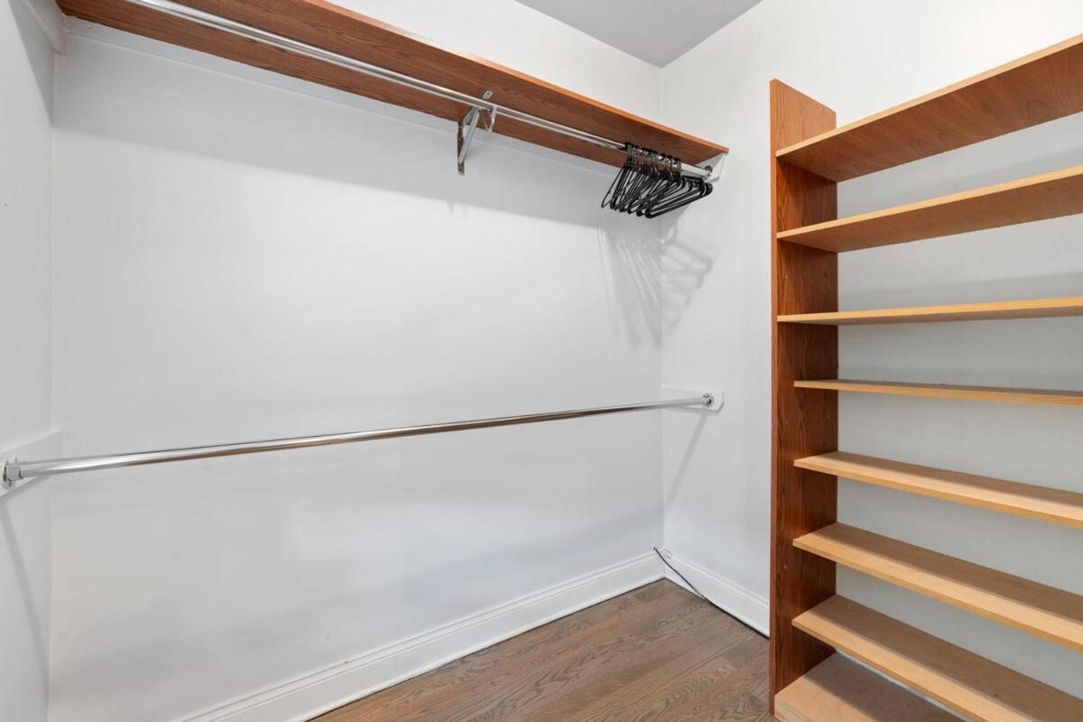 Stylish 2br Urban Retreat In River West Chicago