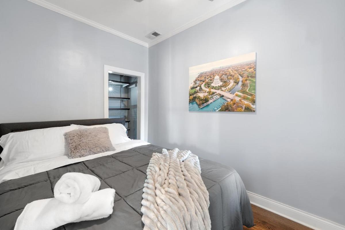 Stylish 2br Urban Retreat In River West Apartment Chicago