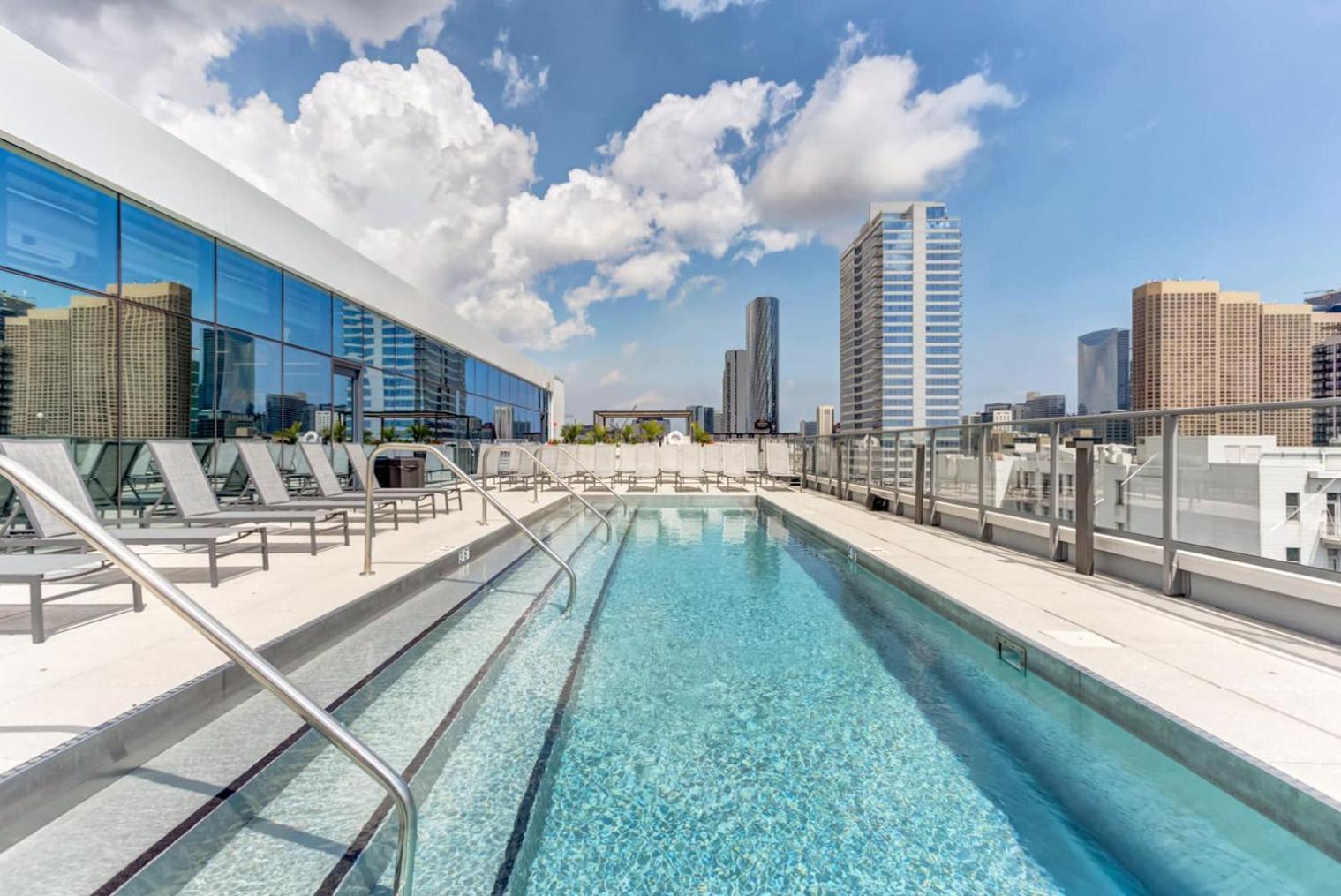 Apartment West Loop 2br W Theater Gym Nr Restaurant Row Chi-950