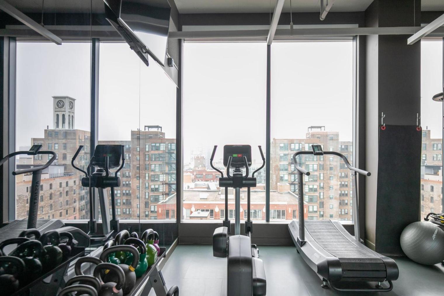 West Loop 2br W Theater Gym Nr Restaurant Row Chi-950 Chicago
