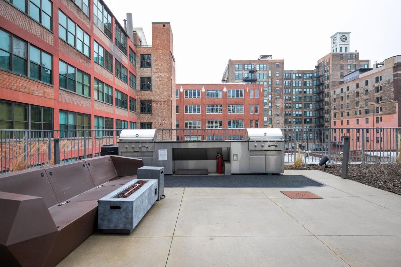 Apartment West Loop 2br W Theater Gym Nr Restaurant Row Chi-950
