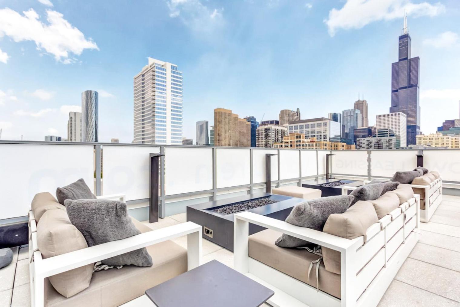 West Loop 2br W Theater Gym Nr Restaurant Row Chi-950 *