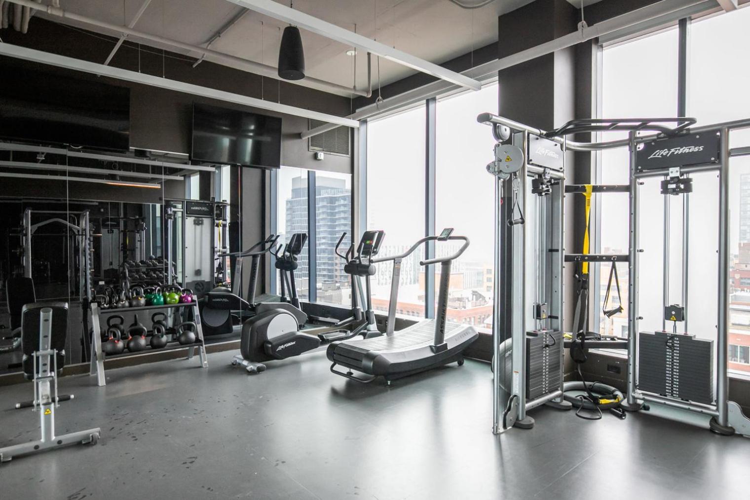 West Loop 2br W Theater Gym Nr Restaurant Row Chi-950 Chicago