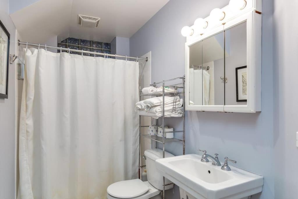 Lincoln Park Living - 1 Holiday home
