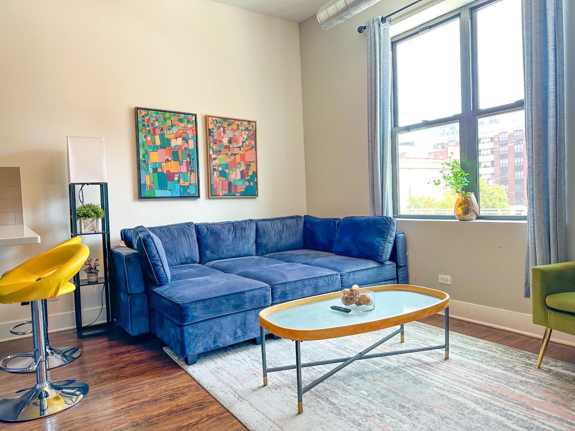 Stylish 3br Getaway With Optional Parking Near Mccormick Place, Grant Park & Soldier Field Apartment Chicago