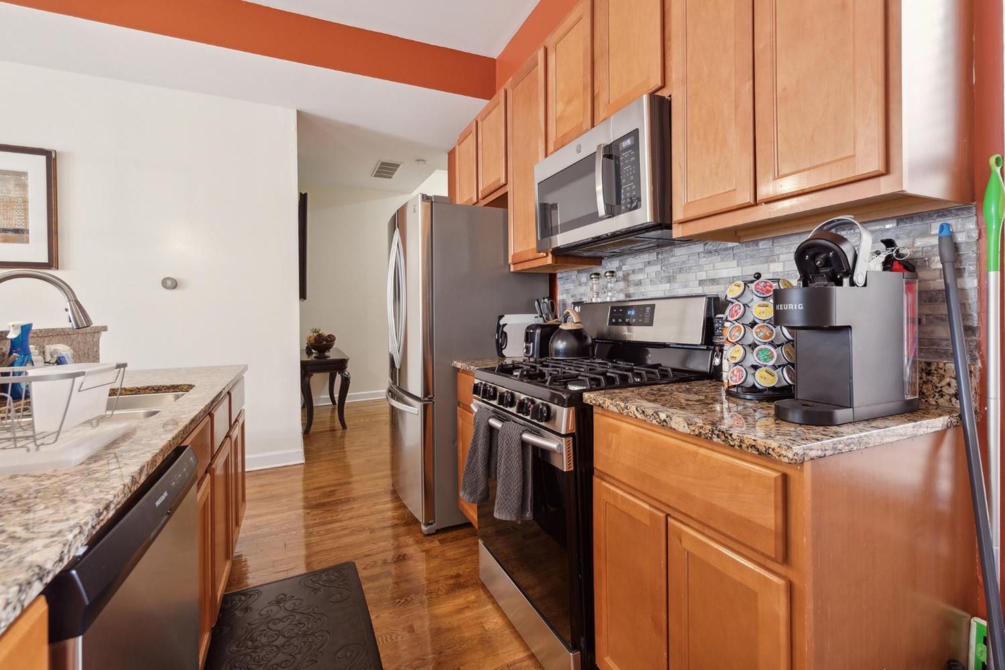 Apartment Near Downtown & Uchicago