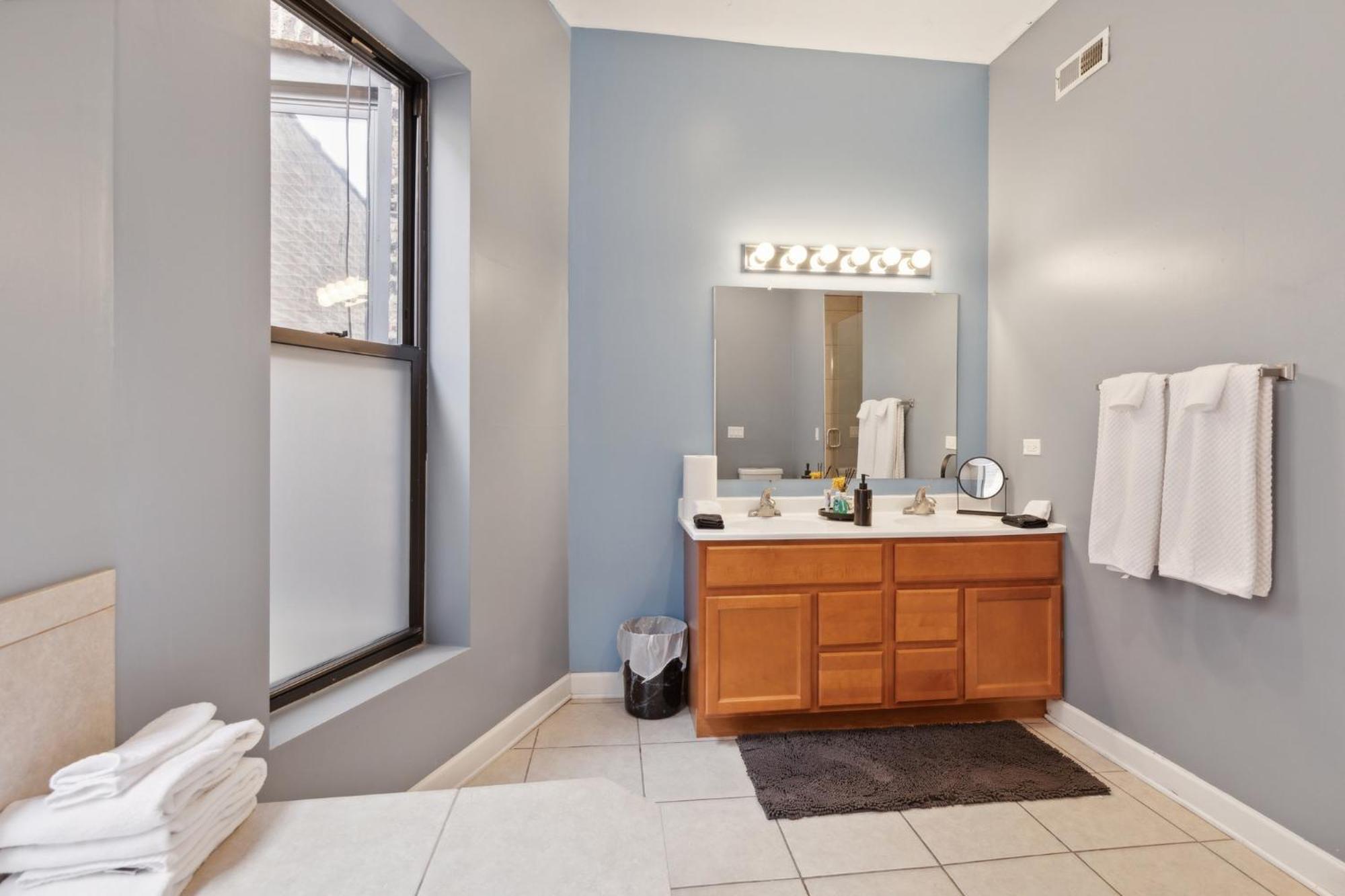 Near Downtown & Uchicago Apartment *