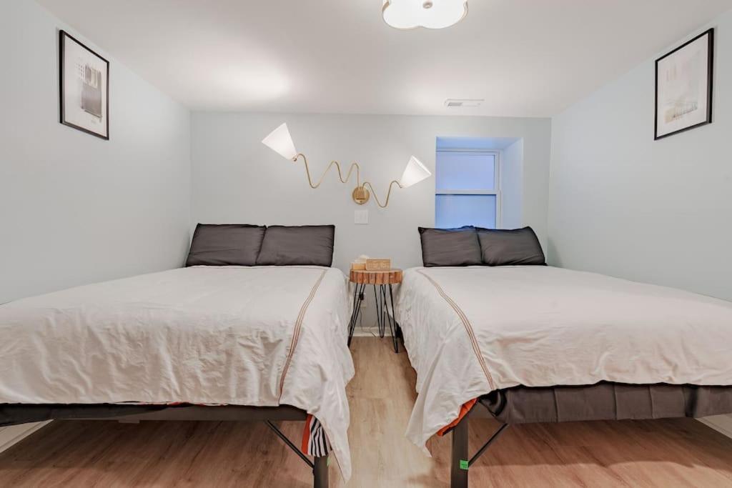 Prime Location In Lakeview Near Wrigleyville Apartment
