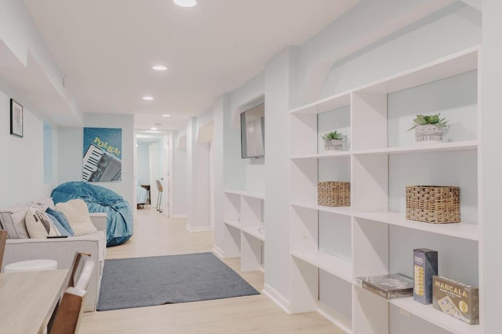Apartment Prime Location In Lakeview Near Wrigleyville *