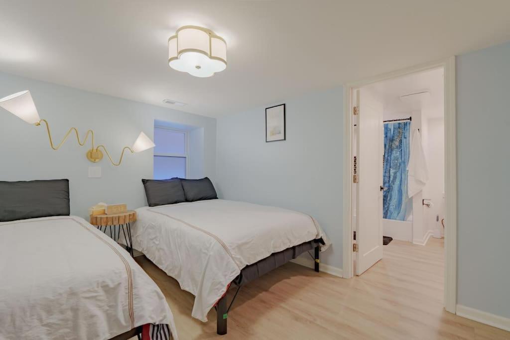 Prime Location In Lakeview Near Wrigleyville Apartment