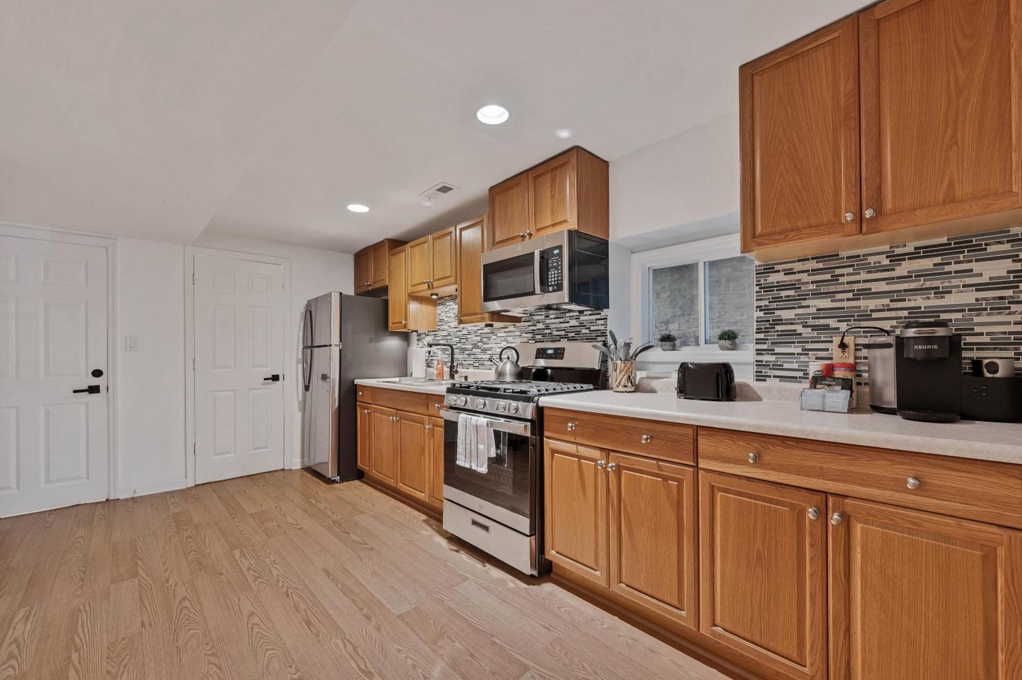 Pet Friendly! Perfect For The Digital Nomad Or Business Traveler Apts Apartment *