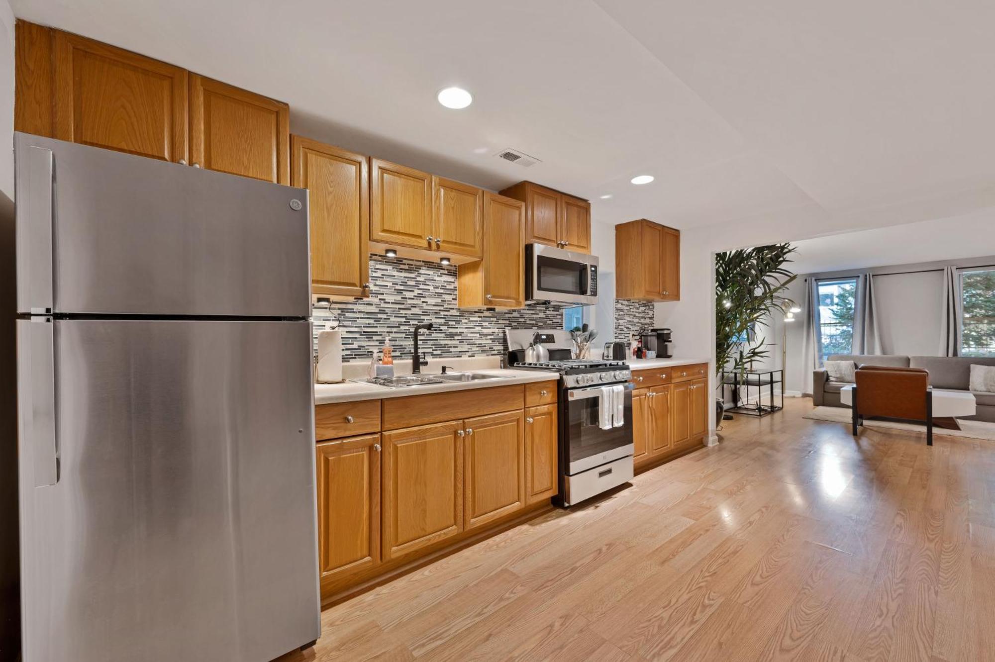 Pet Friendly! Perfect For The Digital Nomad Or Business Traveler Apts Apartment Chicago