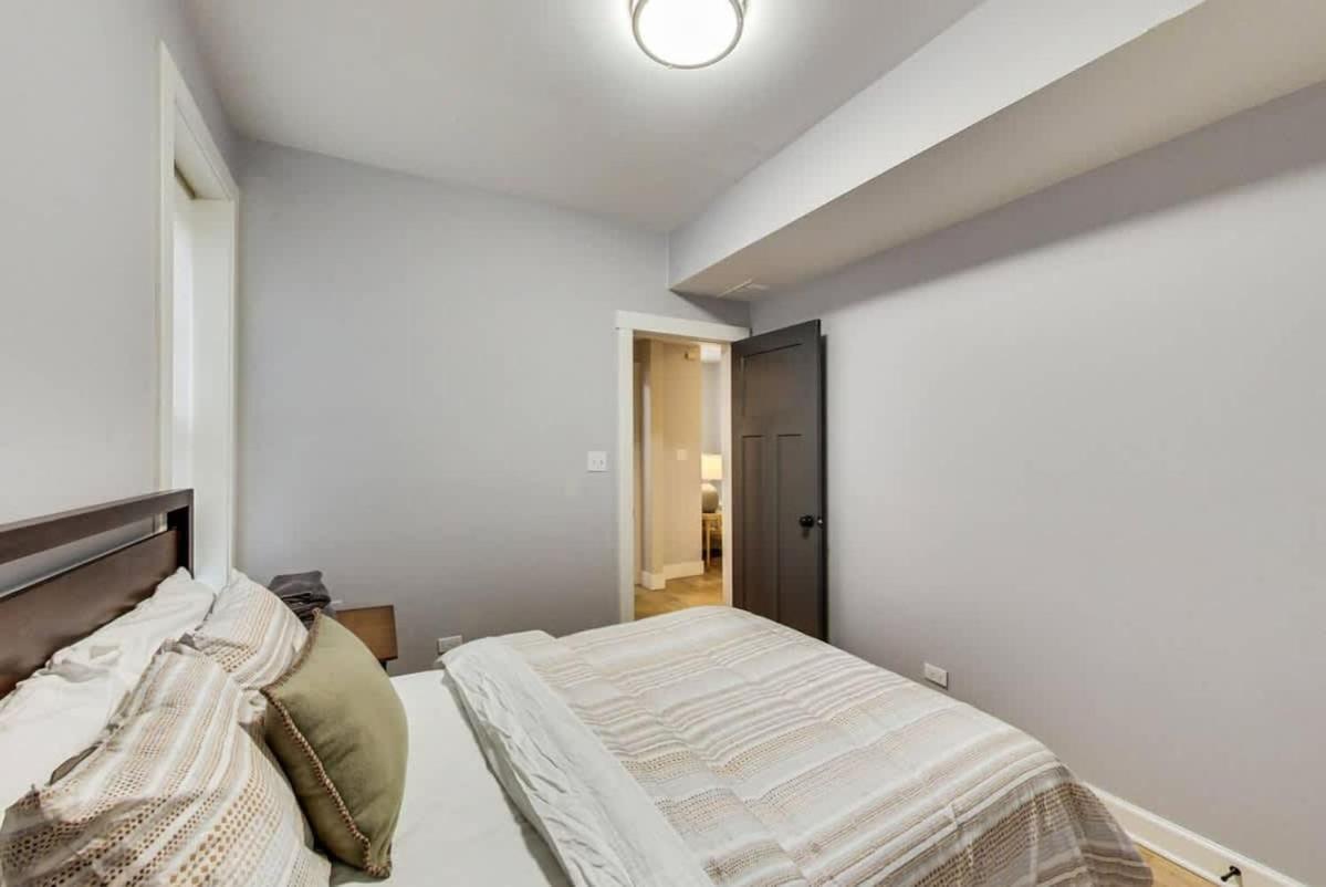 Modern 2br With Patio & Cozy Space *