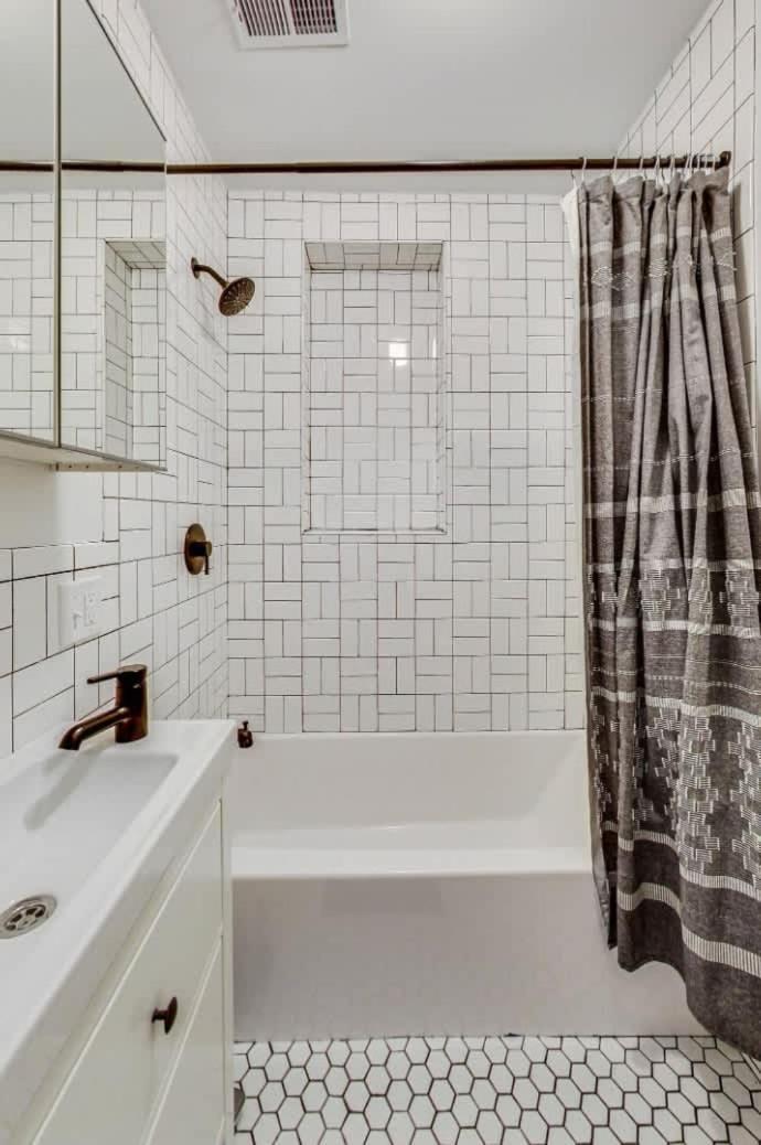 Modern 2br With Patio & Cozy Space Chicago