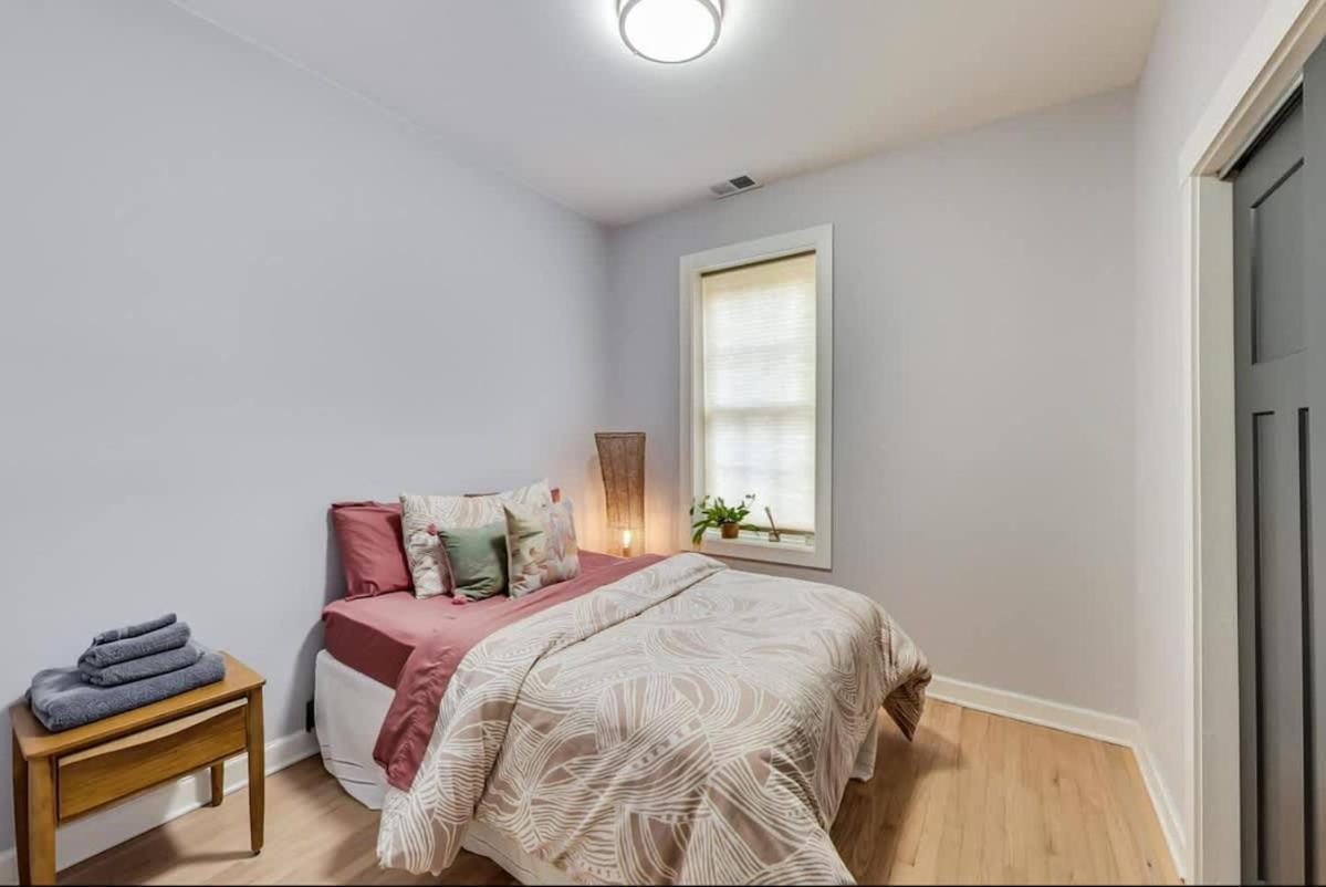 Modern 2br With Patio & Cozy Space Apartment