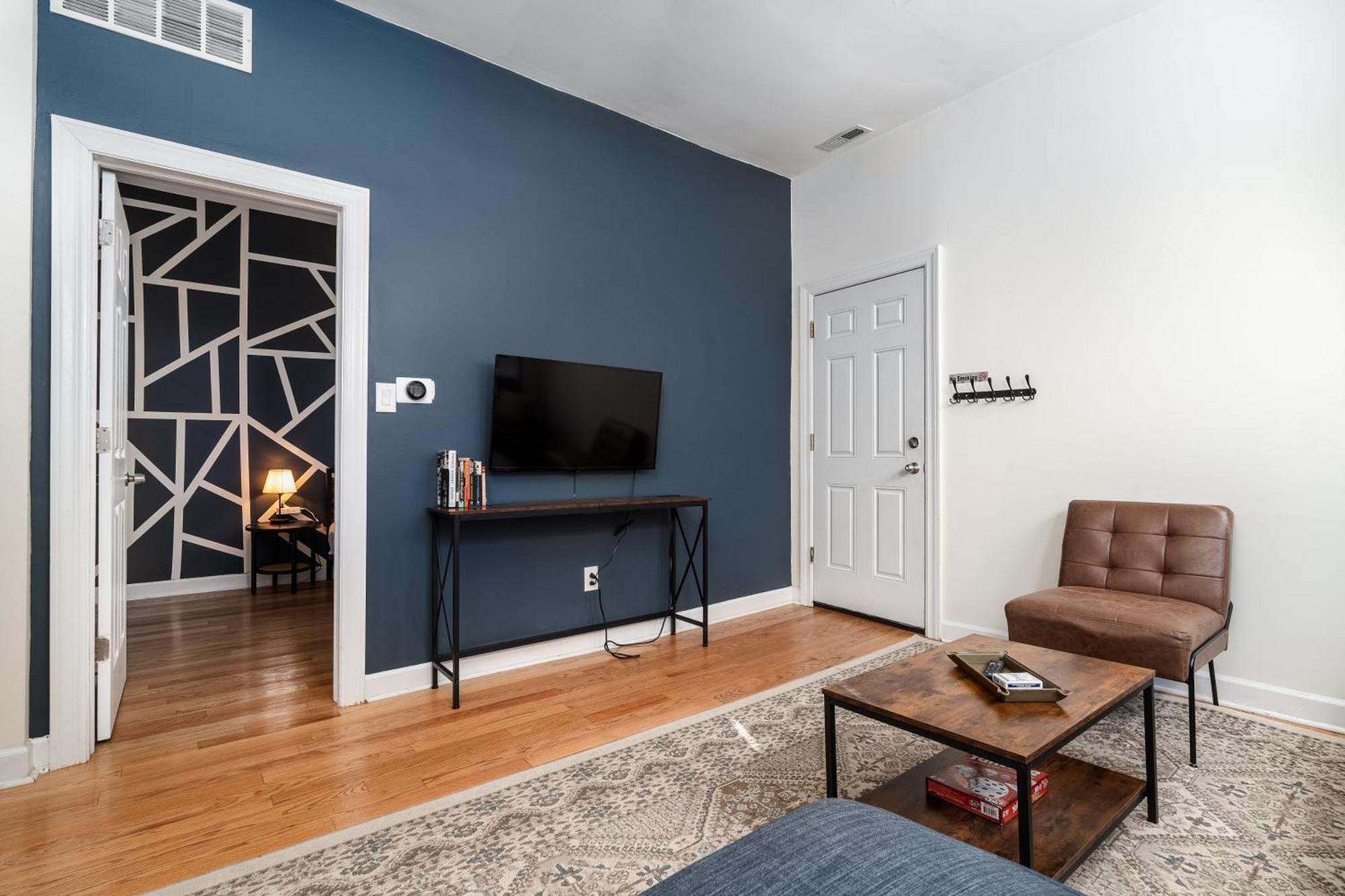 Flexhome Ukrainian Village 2br D2 * Chicago