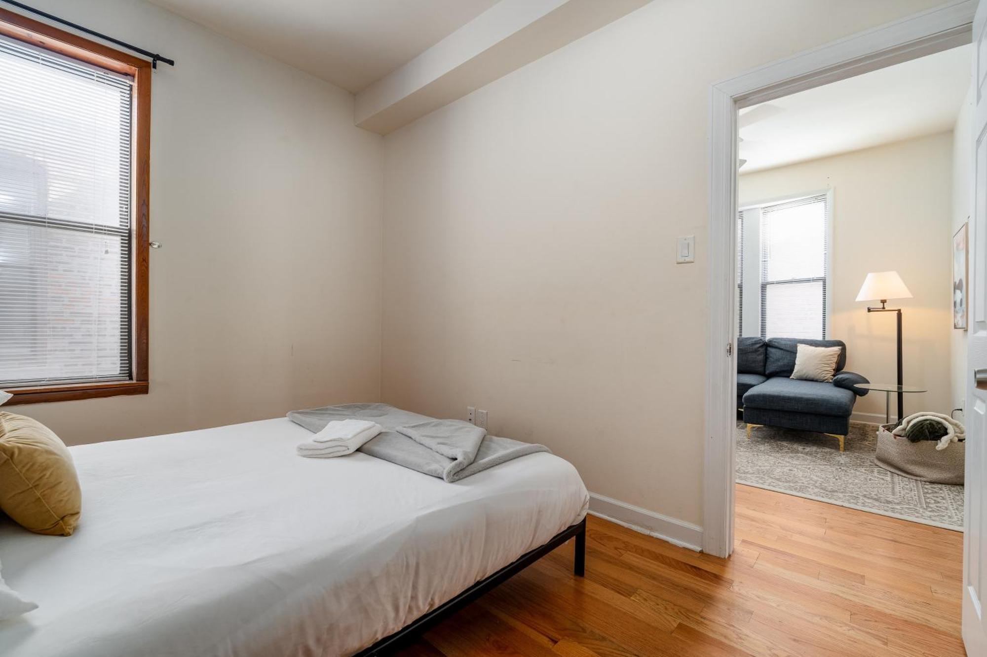 Flexhome Ukrainian Village 2br D2 Apartment