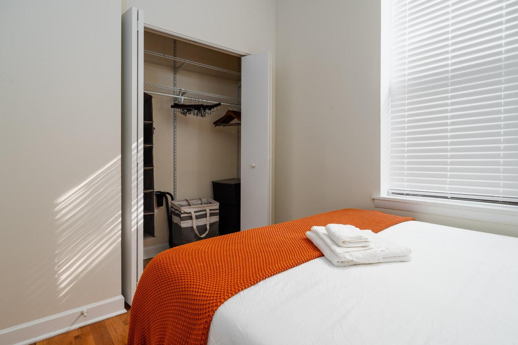 Flexhome Ukrainian Village 3br D3 * Chicago