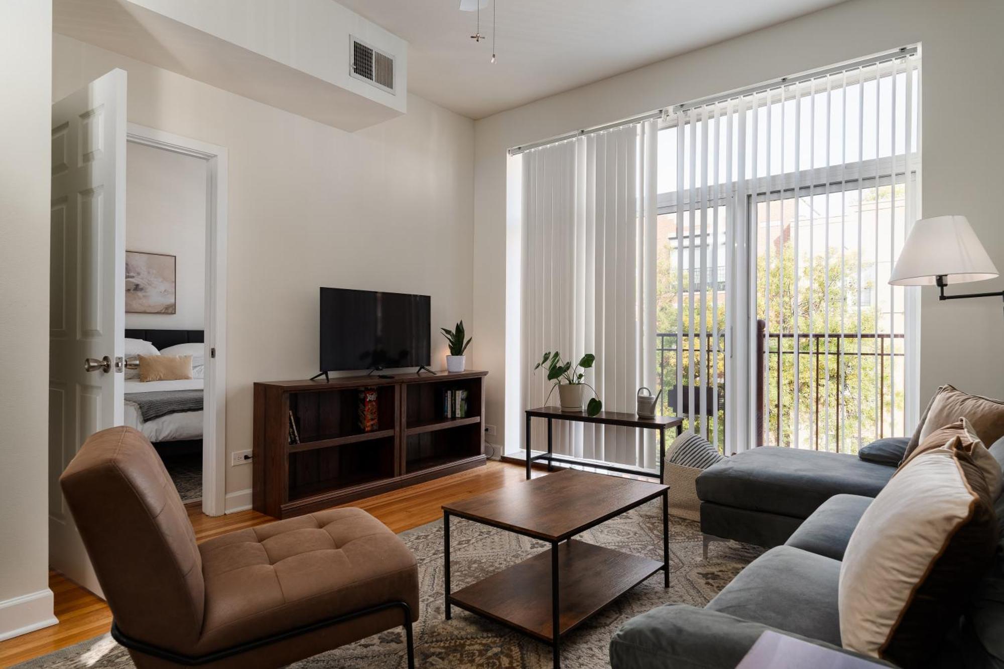 Flexhome Ukrainian Village 3br D3