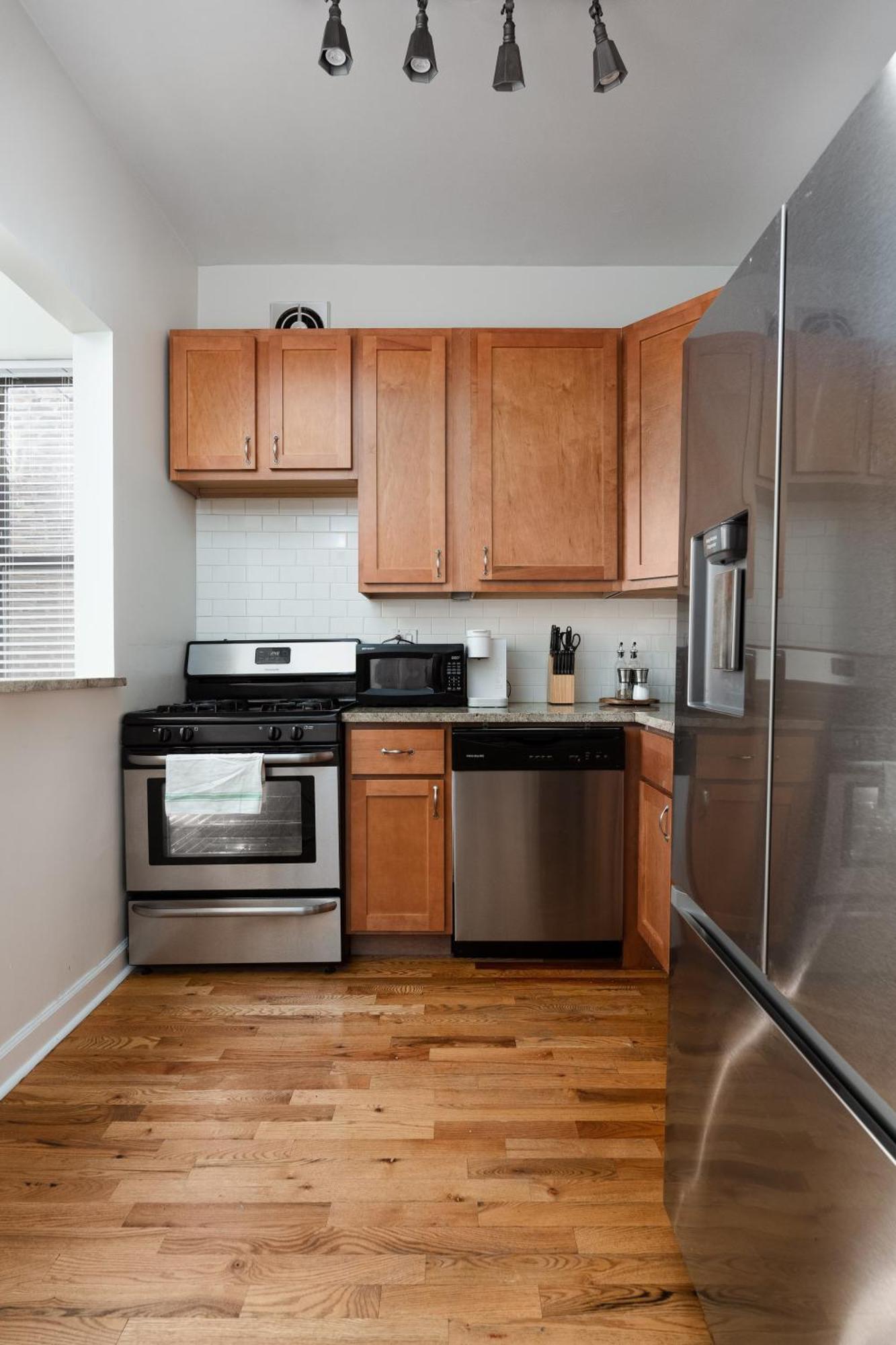 Flexhome Ukrainian Village 3br D3 Apartment