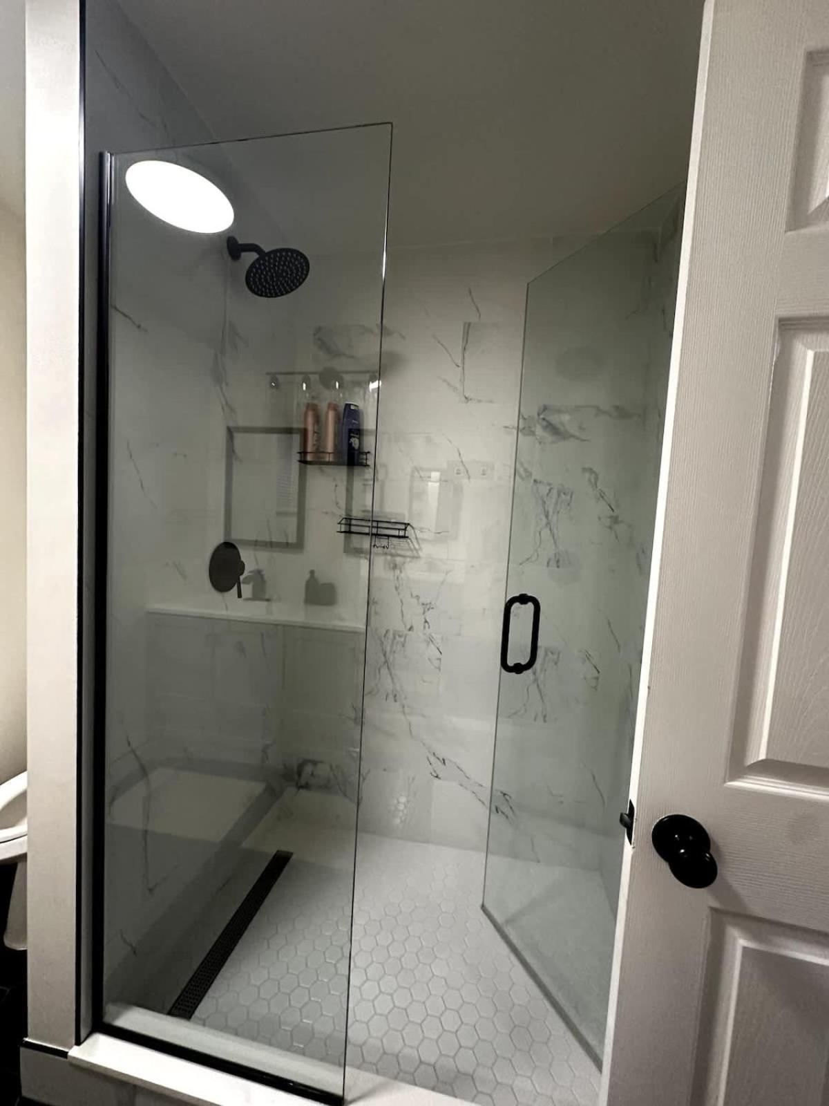Chic Modern Comfort In * Chicago