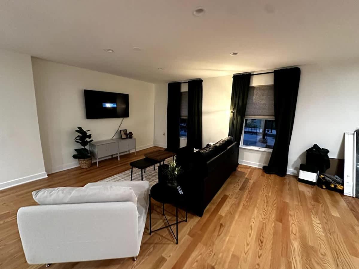 Apartment Chic Modern Comfort In *
