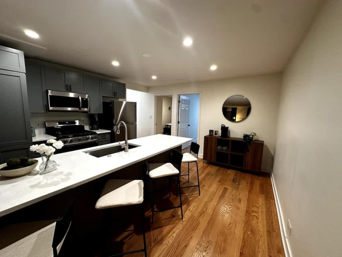 Chic Modern Comfort In *