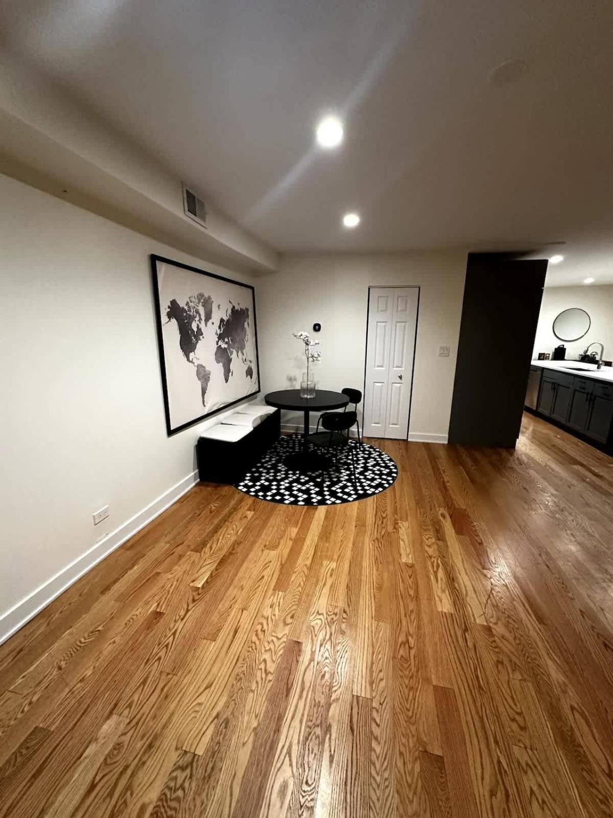 Chic Modern Comfort In Apartment Chicago