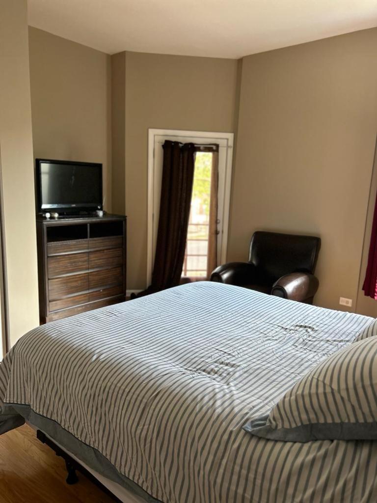 Gorgeous North Kenwood Hyde Park Unit