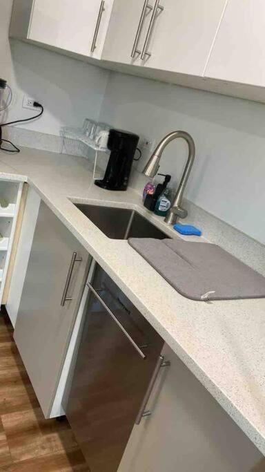 Apartment 1 Bedroom Easyparking Laundry
