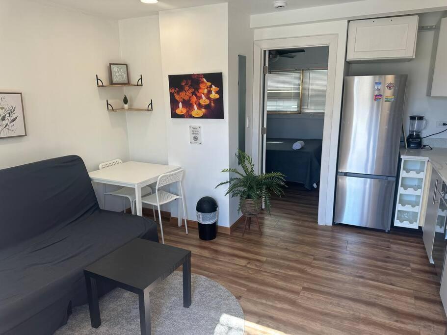 1 Bedroom Easyparking Laundry Apartment *
