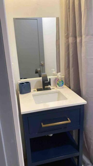 1 Bedroom Easyparking Laundry *