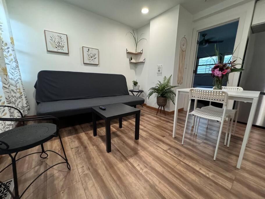 1 Bedroom Easyparking Laundry Apartment