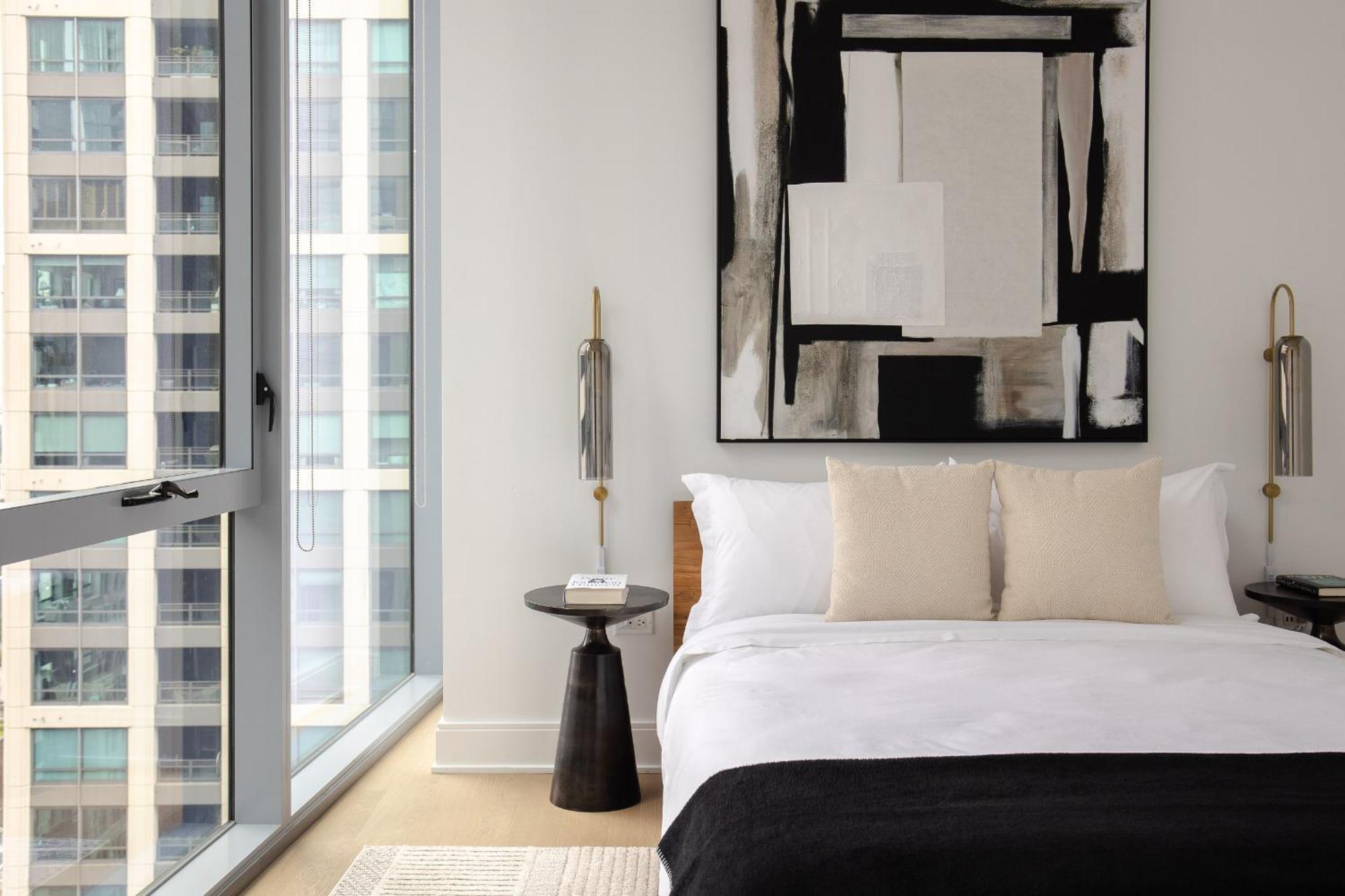 Premier Penthouses With Captivating Views Of Millennium Park Apartment *