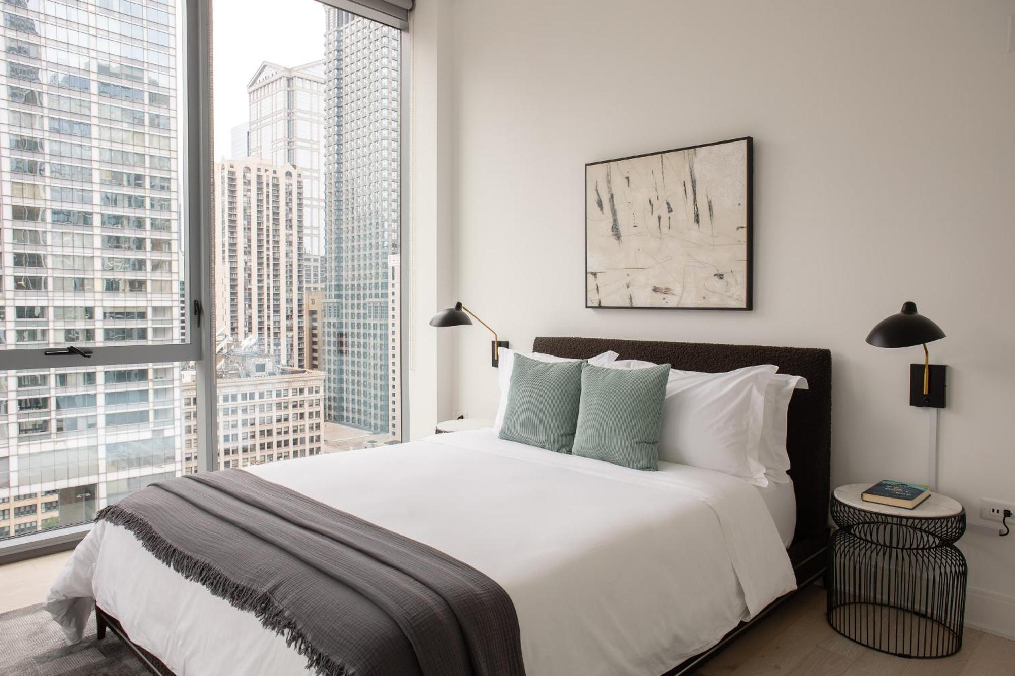 Premier Penthouses With Captivating Views Of Millennium Park *