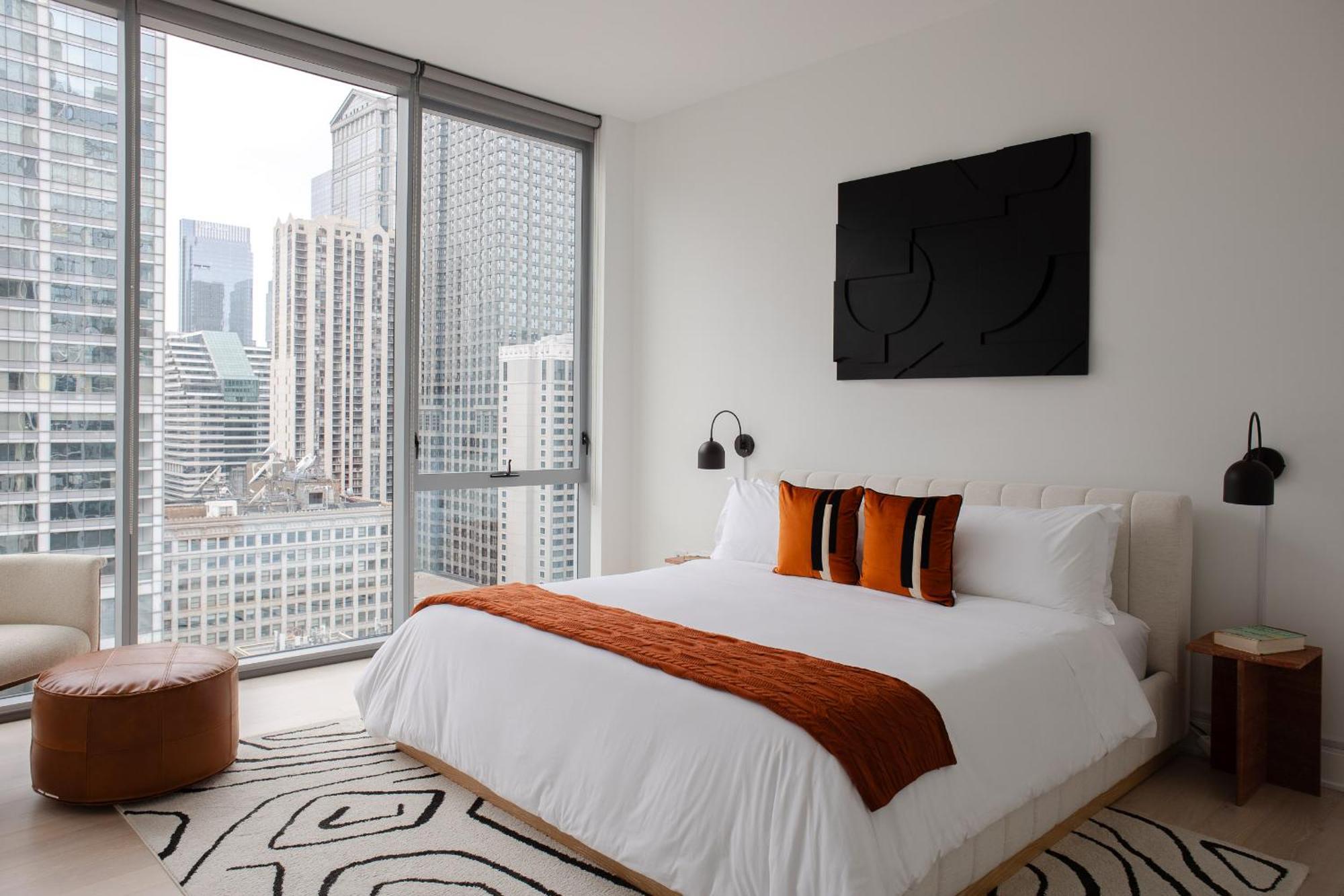 Premier Penthouses With Captivating Views Of Millennium Park Apartment *